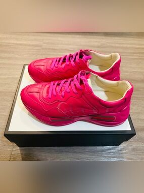 GUCCI Pink Rhyton 10